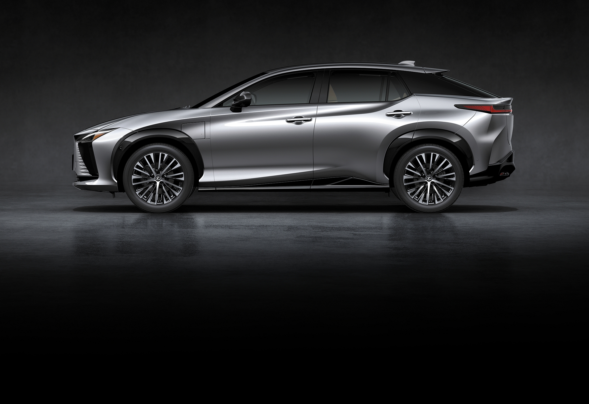 Lexus RZ 500E side design